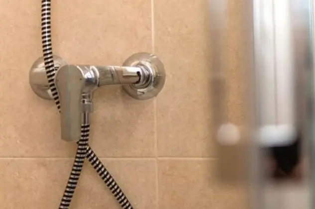 Basic Oda, Ortak Banyo