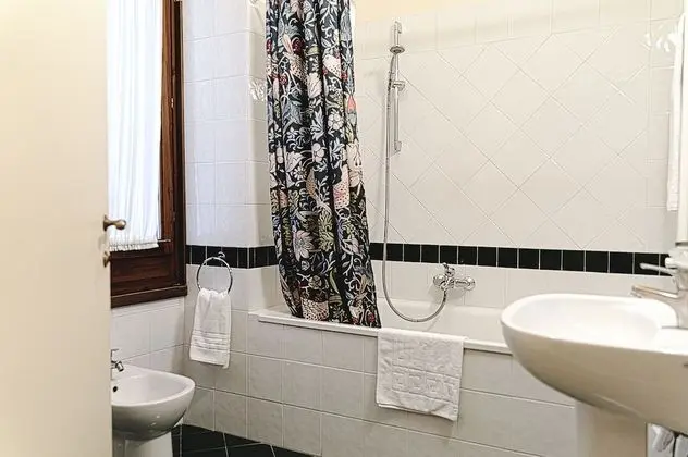 Deluxe Tek Büyük Yataklı Oda (21)