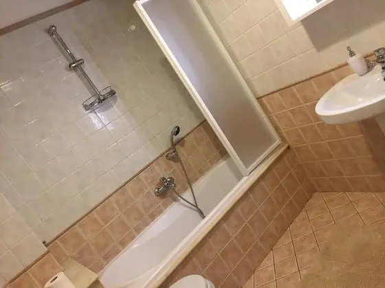 Tek Kişilik Oda, Ortak Banyo (external)