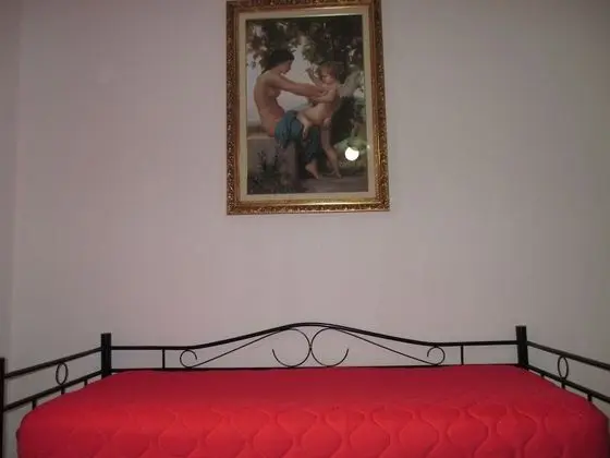 Apart Daire, 1 Büyük (Queen) Boy Yatak ve Çekyat (Stupendo)