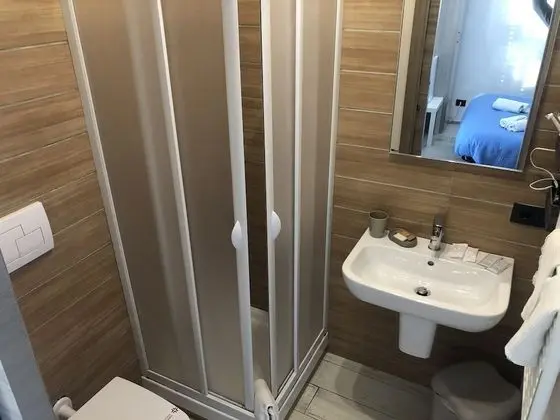 Basic Tek Büyük Yataklı Oda, 1 Büyük (Queen) Boy Yatak