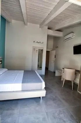 Üç Kişilik Oda