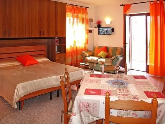 Apart Daire, Göl Manzaralı