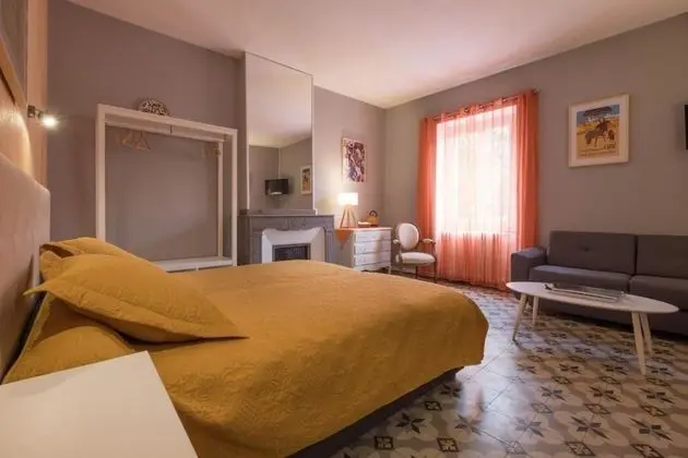 İki Ayrı Yataklı Oda (Cambra Luta)