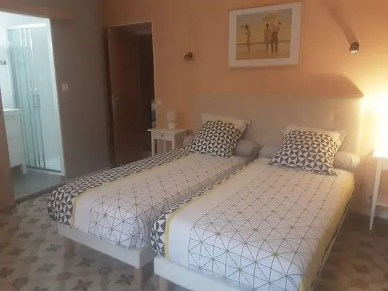 İki Ayrı Yataklı Oda (Cambra Luta)