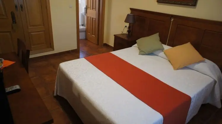 Economy Tek Büyük Yataklı Oda