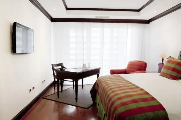 Master Suite 1 King Bed