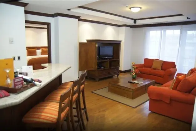 Master Suite 1 King Bed