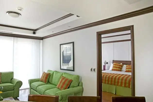 Master Suite 1 King Bed