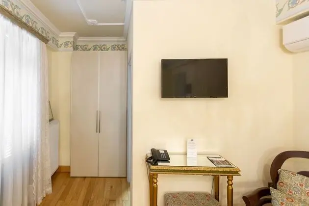 Superior Tek Büyük veya İki Ayrı Yataklı Oda