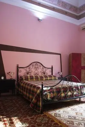 Dört Kişilik Oda, Ortak Banyo, Şehir Manzaralı