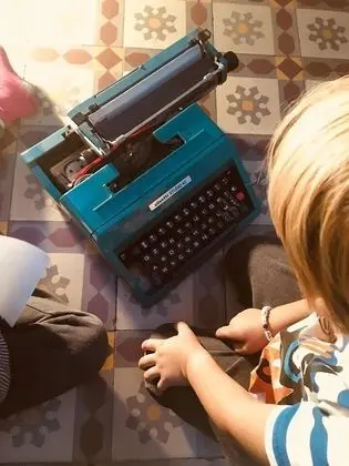 Üç Kişilik Oda, Ortak Banyo, Şehir Manzaralı