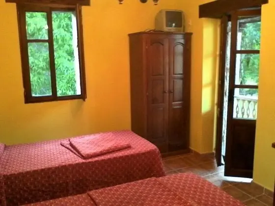 Tek Büyük veya İki Ayrı Yataklı Oda