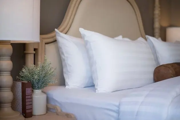 Riverside Deluxe King Room