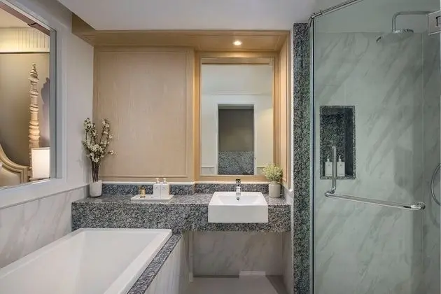 Riverside Deluxe King Room
