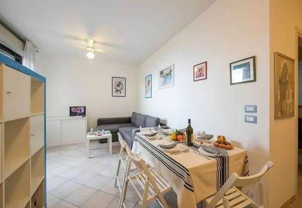 Family Apart Daire, Birden Çok Yatak (Casa Viola with shared pool sea view)