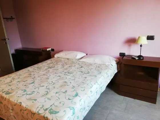 Tek Büyük Yataklı Oda, 1 Büyük (Queen) Boy Yatak, Ortak Banyo