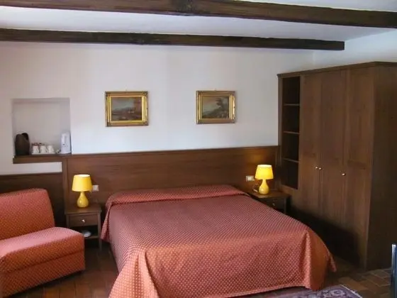 Classic Tek Büyük Yataklı Oda