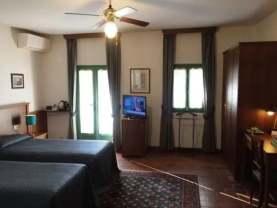 Classic Tek Büyük Yataklı Oda