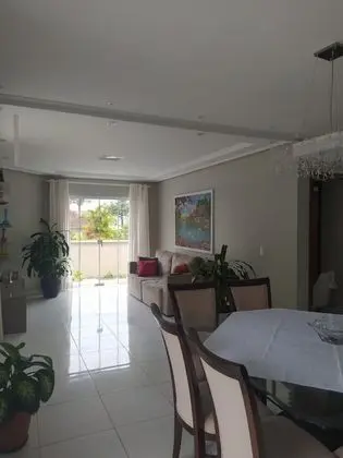 Honeymoon Apart Daire