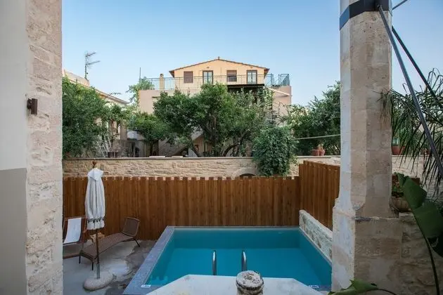Villa (Myrthia)