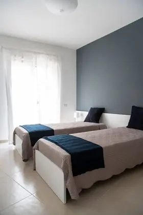 Tek Büyük veya İki Ayrı Yataklı Oda, Ortak Banyo