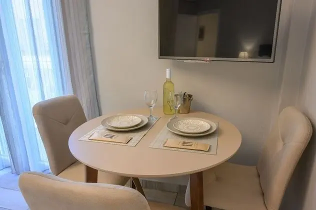 Odada yemek servisi
