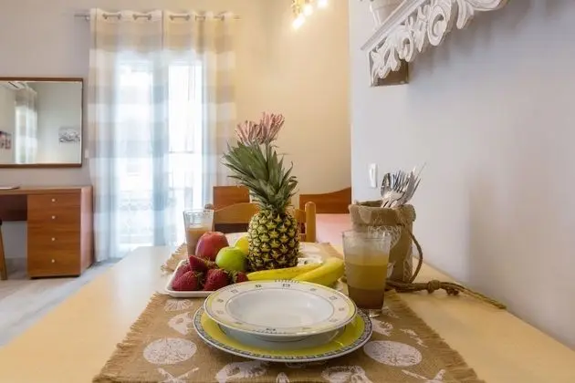 Odada yemek servisi