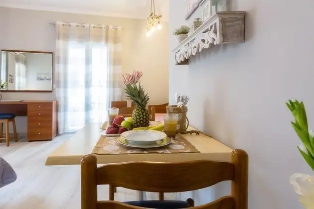 Odada yemek servisi