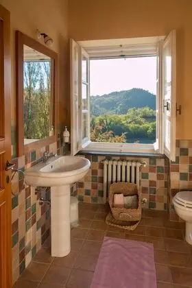 Comfort Tek Büyük veya İki Ayrı Yataklı Oda