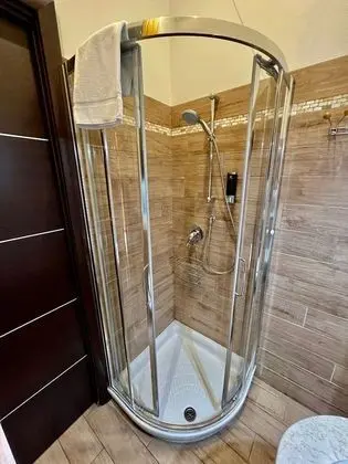 Basic Tek Büyük veya İki Ayrı Yataklı Oda