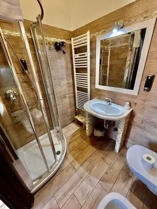 Basic Tek Büyük veya İki Ayrı Yataklı Oda