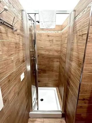 Basic Tek Büyük veya İki Ayrı Yataklı Oda