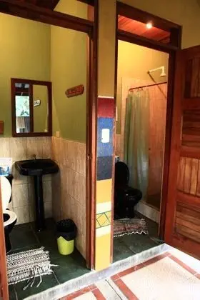 İki Ayrı Yataklı Oda, 2 Tek Kişilik Yatak, Ortak Banyo