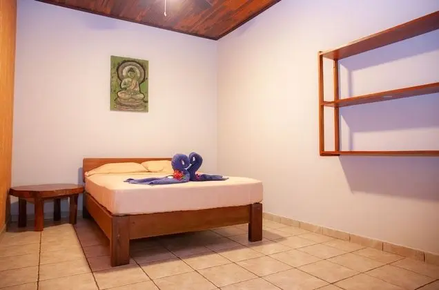 Tek Büyük Yataklı Oda, 1 Çift Kişilik Yatak, Ortak Banyo