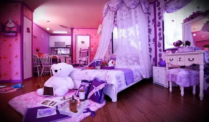 Tek Büyük Yataklı Oda (A: Freesia / Statis)