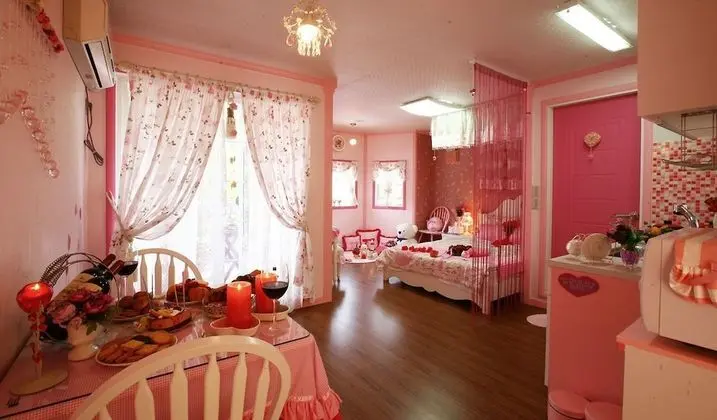 Tek Büyük Yataklı Oda (C: Azalea)