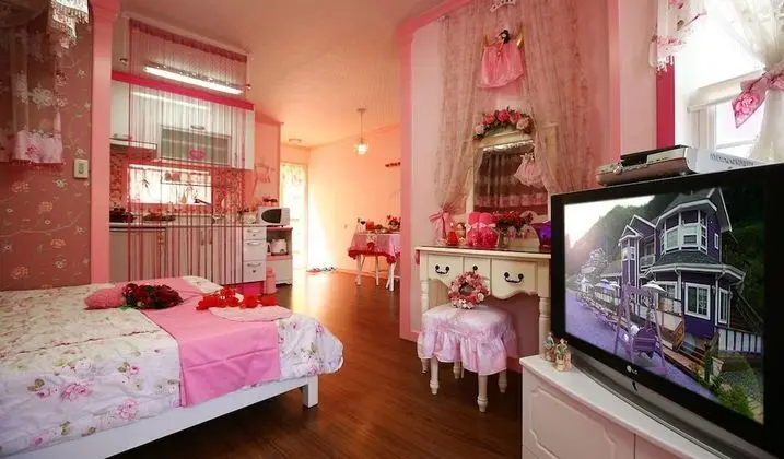 Tek Büyük Yataklı Oda (C: Azalea)