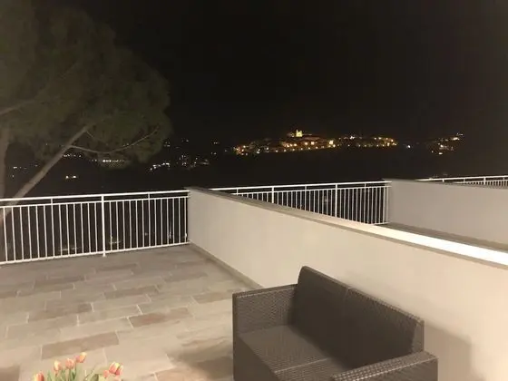Panoramic Tek Büyük veya İki Ayrı Yataklı Oda, Balkon, Havuz Manzaralı