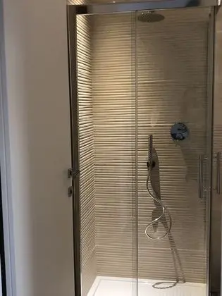 Panoramic Tek Büyük veya İki Ayrı Yataklı Oda, Balkon, Havuz Manzaralı