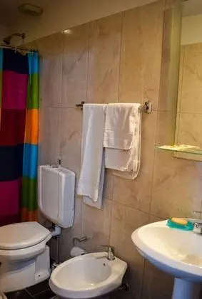 Basic Tek Büyük Yataklı Oda