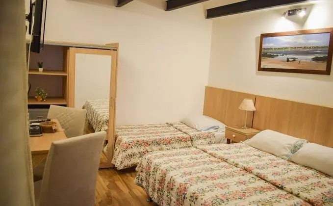 Basic Üç Kişilik Oda