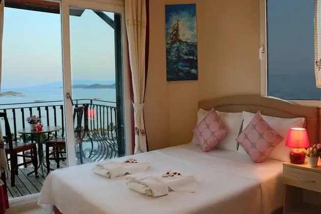 Superior Tek Büyük veya İki Ayrı Yataklı Oda, Balkon, Deniz Manzaralı