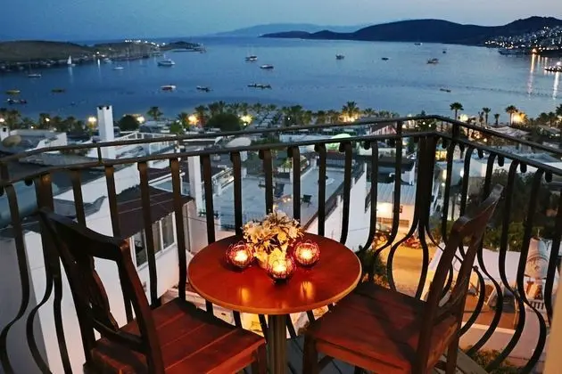 Superior Tek Büyük veya İki Ayrı Yataklı Oda, Balkon, Deniz Manzaralı