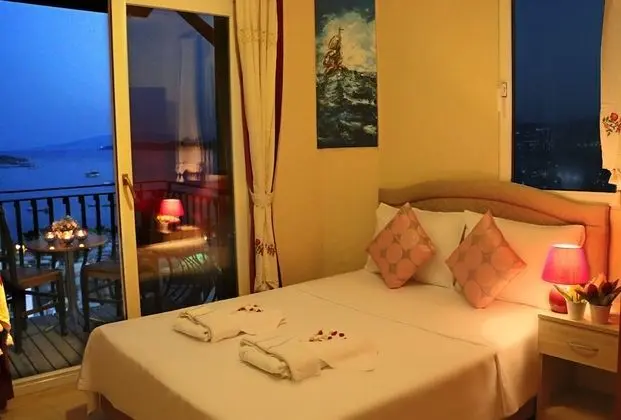Superior Tek Büyük veya İki Ayrı Yataklı Oda, Balkon, Deniz Manzaralı