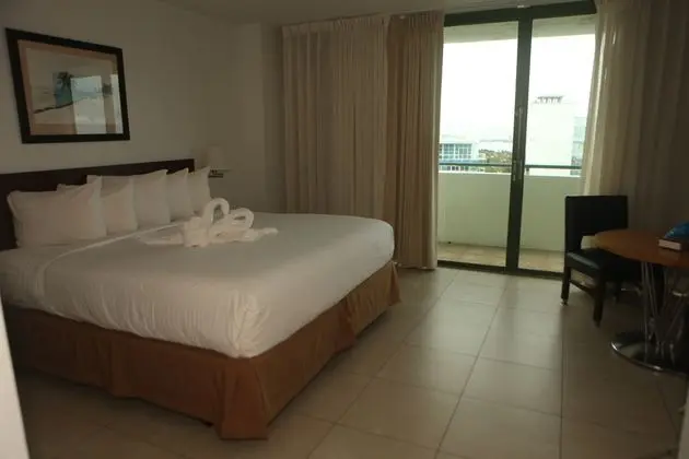 Çift ​​kişilik City View Queen Bed