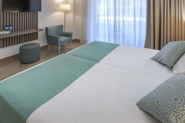 Habitación triple estándar (2 adultos y 1 niño)