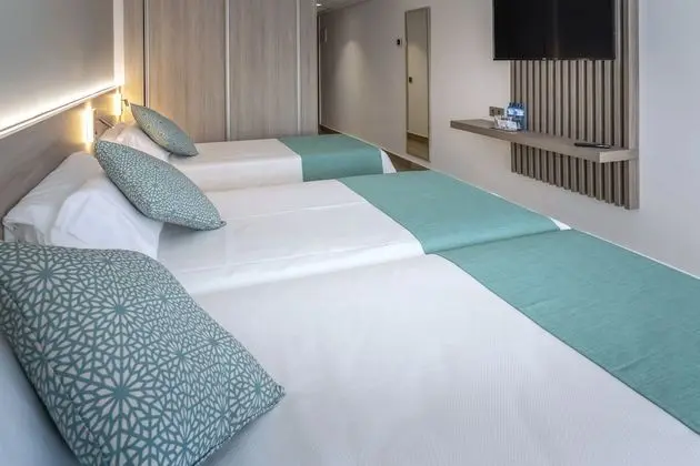 Habitación triple, vistas al mar (3 adultos)