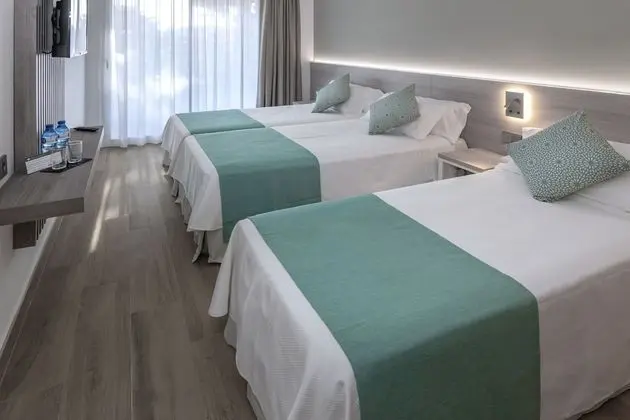 Habitación triple, vistas al mar (3 adultos)