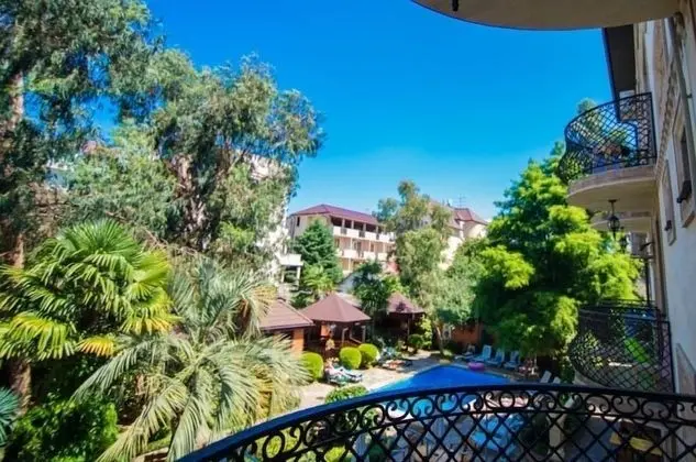 Standard Tek Büyük veya İki Ayrı Yataklı Oda, Balkon